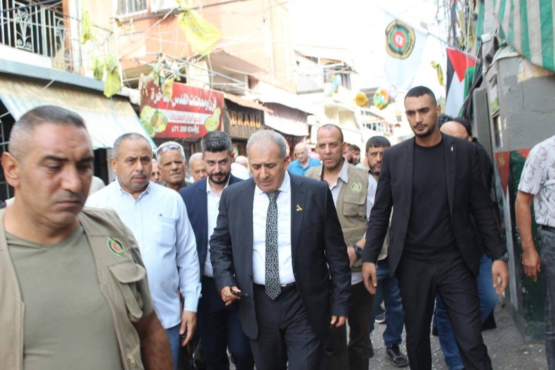 بتوجيهات من الرئيس عباس.. السفير الاسعد يعزي عائلة الشهيد علاء الدين النابلسي في مخيم البص جنوب لبنان