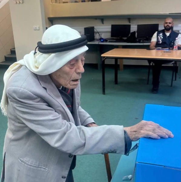 ناخبون أكبر عمراً من دولة الاحتلال