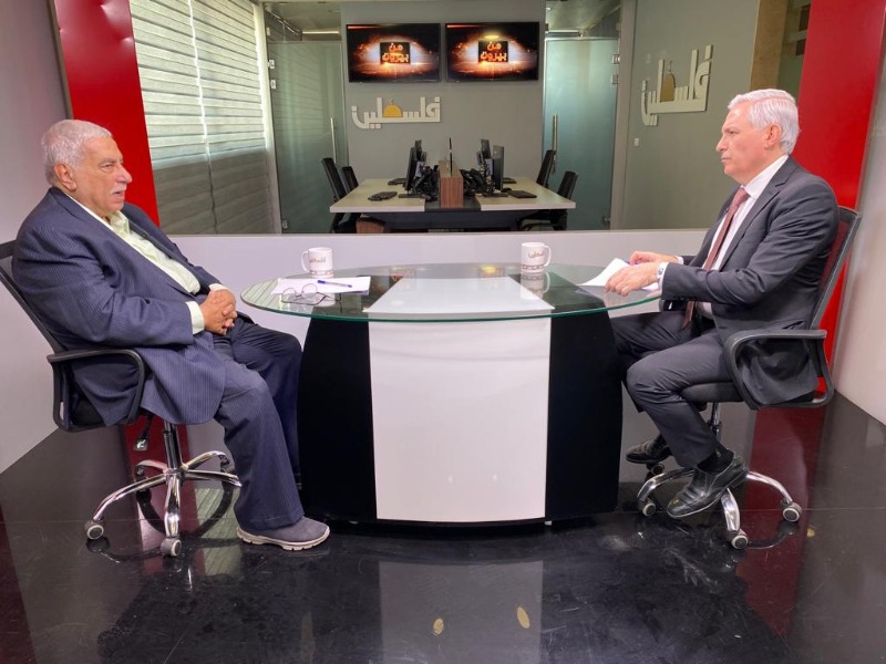 هيثم زعيتر يستضيف معن بشور حول "القمة العربية في الجزائر"، 8:30 من مساء الجمعة 04-11-2022 على تلفزيون فلسطين