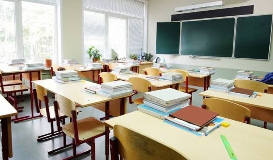 وزير التربية يُعلن استمرار إقفال المدارس غداً في المناطق الحدودية