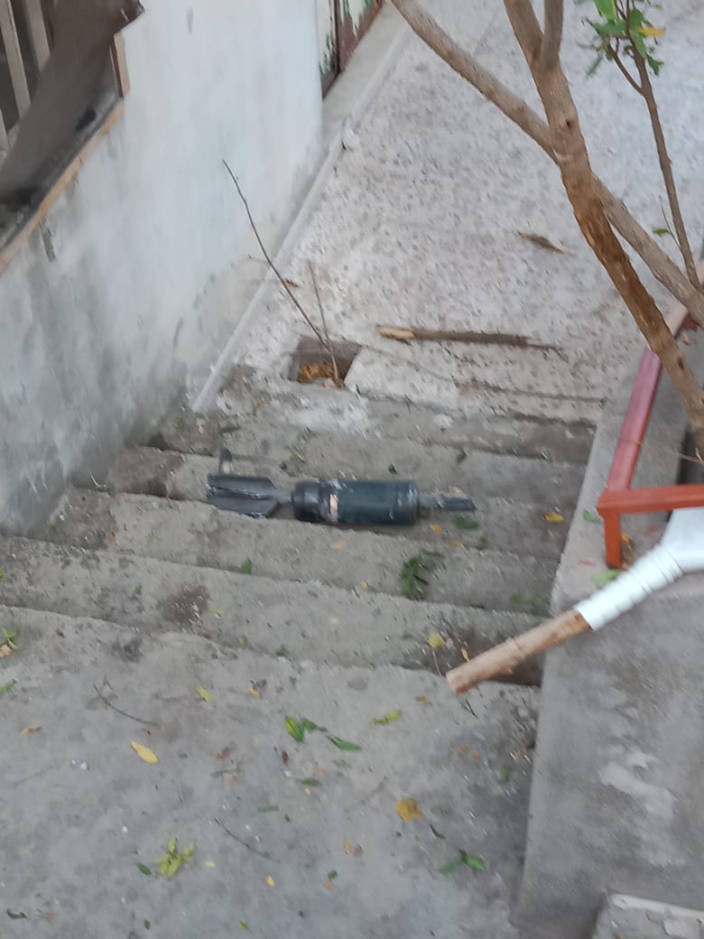 بالصور: سقوط قذيفة "اسرائيلية"على منزل داخل بلدة حولا!