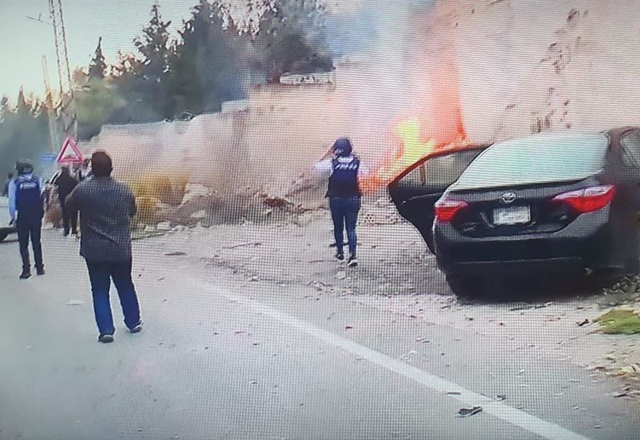 بالفيديو - على الهواء مباشرةً ... قصف اسرائيلي يستهدف صحافيين جنوب لبنان!