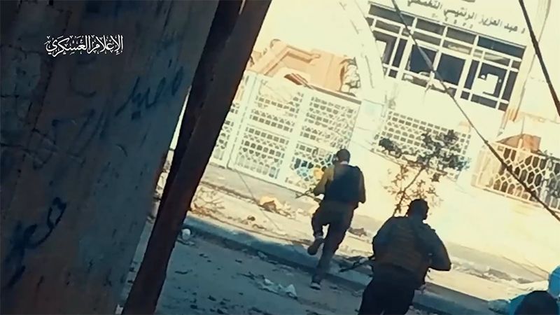 بالفيديو - بعد رصد تموضع لجنود الاحتلال بداخله ... مشاهد من اقتحام المقاومين الفلسطينيين لـ"مستشفى الرنتيسي"
