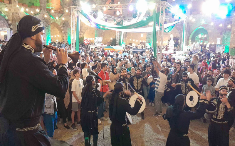 اختتام مهرجان "صيداوي أح" في خان الإفرنج: زفّة تراثية وغناء وموسيقى شرقية... و11 ألف زائر خلال 3 ايام