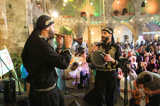 اختتام مهرجان "صيداوي أح" في خان الإفرنج: زفّة تراثية وغناء وموسيقى شرقية... و11 ألف زائر خلال 3 ايام