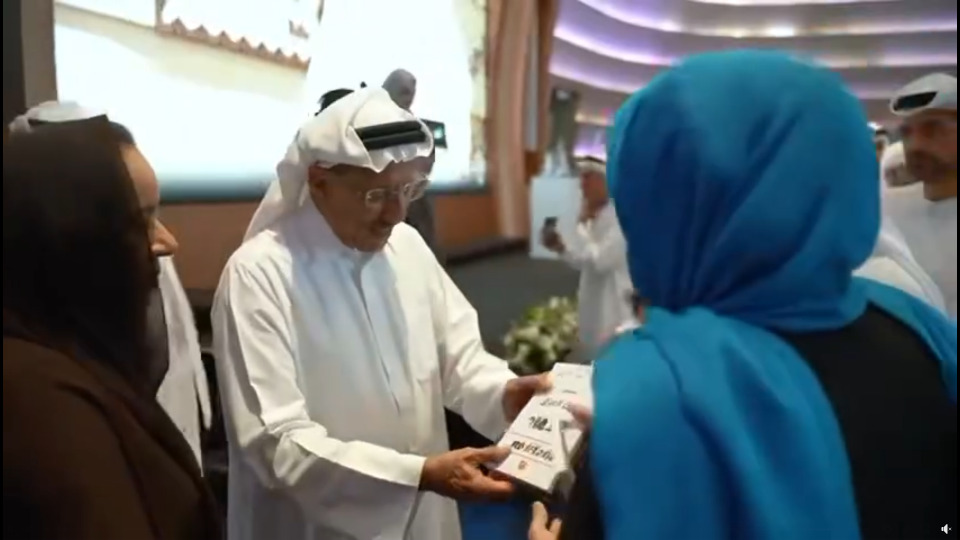 رجل الأعمال خلف الحبتور يرعى توزيع جائزة عوشة بنت خليفة السويدي "فتاة العرب" في دورتها الثالثة