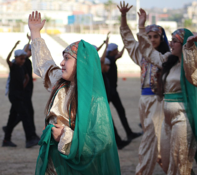 "مهرجان العزة والكرامة"... فولكلور لبناني - فلسطيني في صيدا