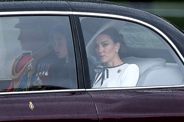 بالصور: الأميرة كايت تطلّ للمرة الأولى منذ بدء علاجها