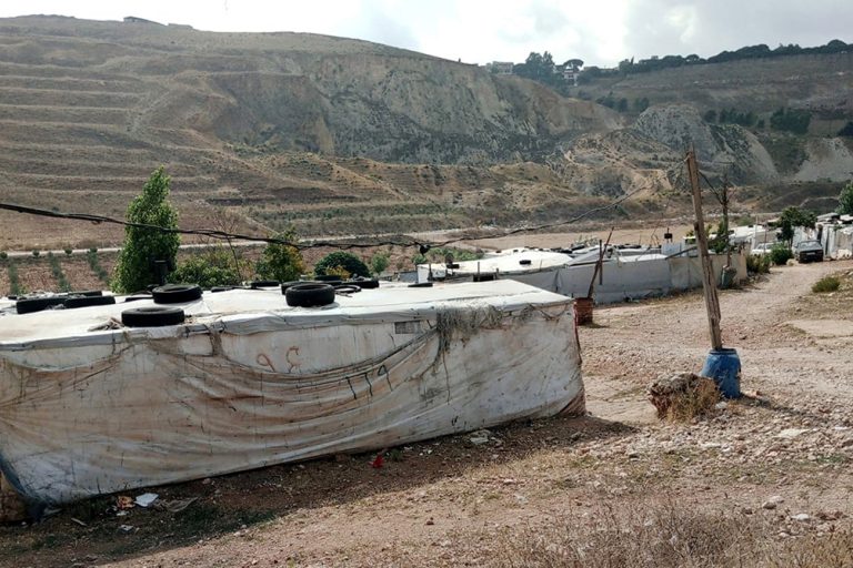 لاجئون سوريّون جنوب لبنان نزوح متكرّر دون خيارات