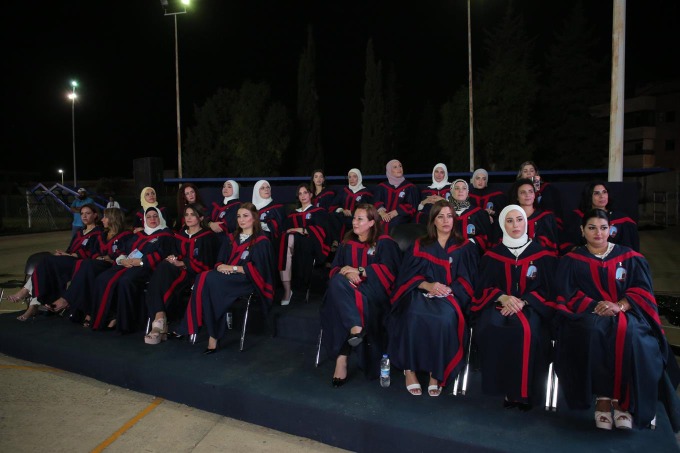 ثانوية حسام الدين الحريري في صيدا تحتفل بتخريج الدفعة الـ16 بحضور مميز!