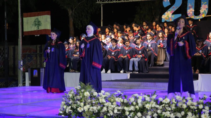 ثانوية حسام الدين الحريري في صيدا تحتفل بتخريج الدفعة الـ16 بحضور مميز!