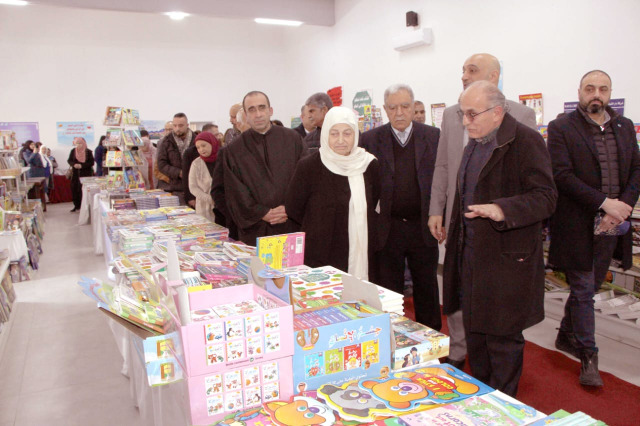 بهية الحريري ترعى افتتاح "معرض الكتاب المدرسي الأول - نحو جيل قارىء ومبدع" في "ثانوية الحاج بهاء الدين الحريري"