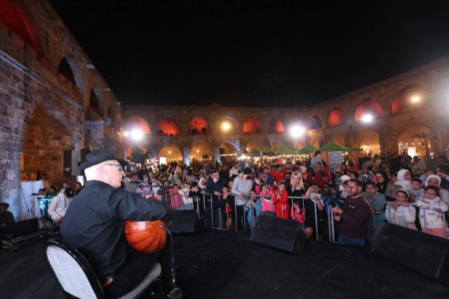 مهرجان "ليالي رمضان صيدا" في خان الإفرنج بليلته الثانية: لقاء مع النجم طلال الجردي و" تيتا الحكواتية" وعرض انشادي مولوي وأمسية عزف على العود