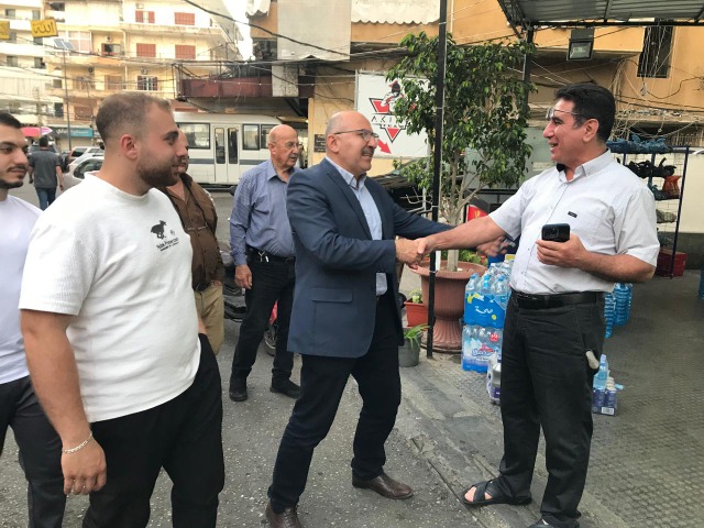 نادر عزام يجول في منطقة ساحة القدس ويلتقي لجنتها والتجار ومخاتير المدينة والشيخ ماهر حمود