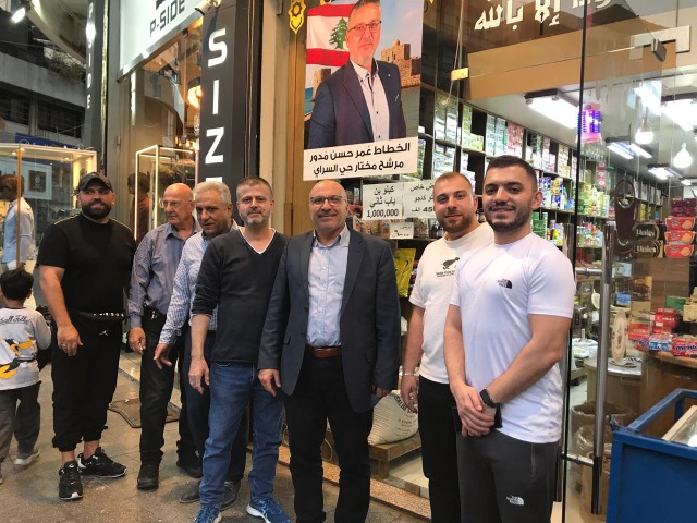 نادر عزام يجول في منطقة ساحة القدس ويلتقي لجنتها والتجار ومخاتير المدينة والشيخ ماهر حمود