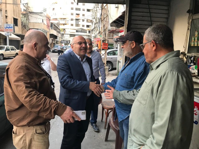 نادر عزام يجول في منطقة ساحة القدس ويلتقي لجنتها والتجار ومخاتير المدينة والشيخ ماهر حمود