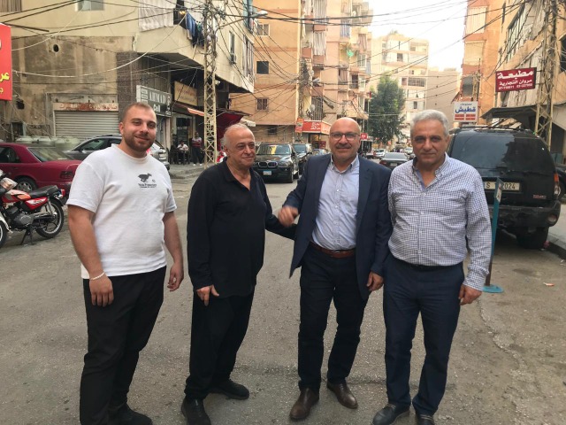نادر عزام يجول في منطقة ساحة القدس ويلتقي لجنتها والتجار ومخاتير المدينة والشيخ ماهر حمود