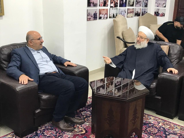 نادر عزام يجول في منطقة ساحة القدس ويلتقي لجنتها والتجار ومخاتير المدينة والشيخ ماهر حمود