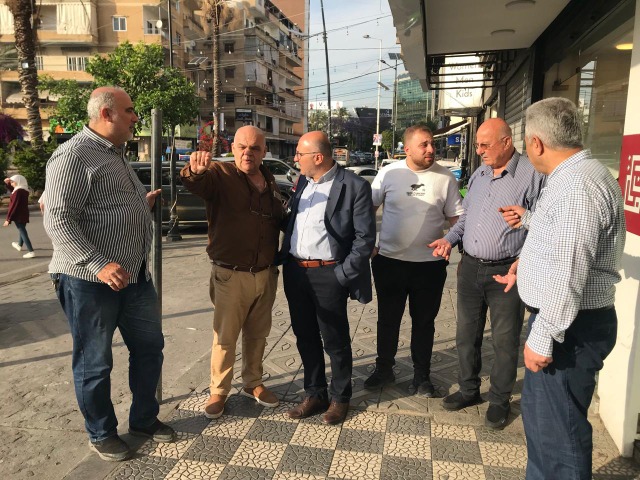 نادر عزام يجول في منطقة ساحة القدس ويلتقي لجنتها والتجار ومخاتير المدينة والشيخ ماهر حمود