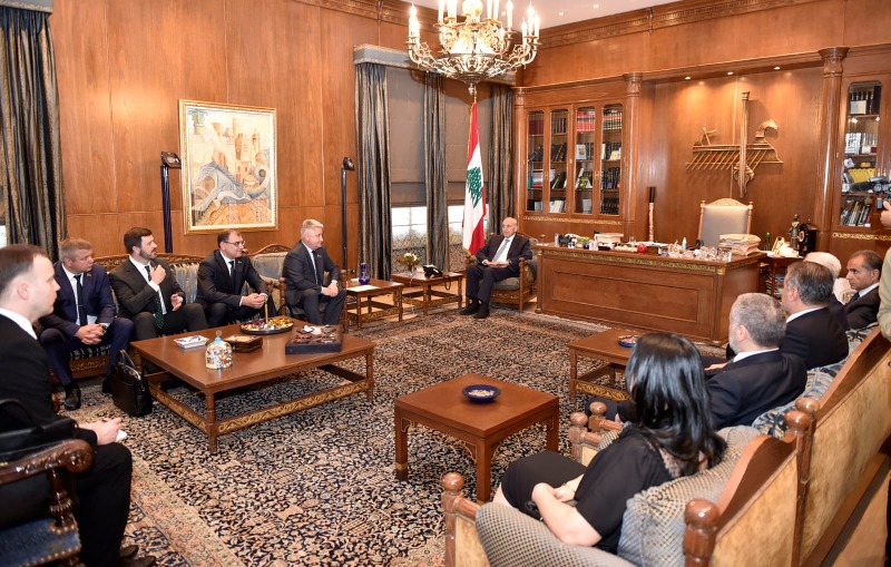 الرئيس بري يناقش المستجدات السياسية ويستقبل وفوداً فرنسية وبيلاروسية