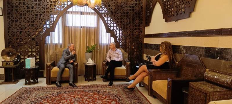 مدير تعاونية الموظفين يزور محافظ الجنوب ويتفقد الفرع: رغم الصعوبات، نقدم خدماتنا باللحم الحي
