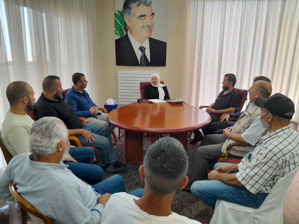 بهية الحريري تلتقي بلدية ومختاري مزرعة طبايا ولجان الأحياء في مخيم عين الحلوة