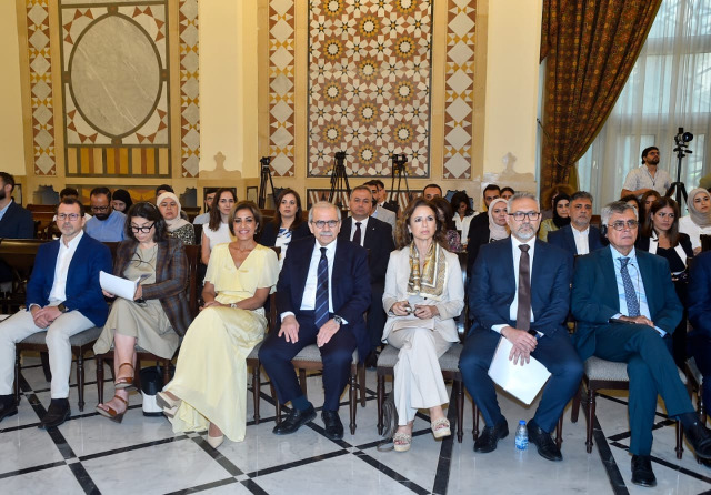 طعمة يكشف عن حجم الكارثة البيئية على الشاطىء الصيداوي خلال مشاركته بمؤتمر البيئة البحرية في لبنان