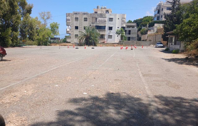 بهية الحريري توفد حشيشو وصباغ لتجهيز مرآب نافعة صيدا لامتحانات السوق