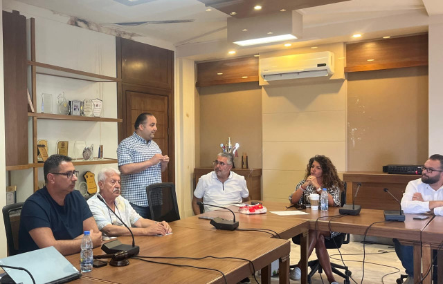 بلدية صيدا تتبنى خطة متكاملة للتعامل مع الكلاب الشاردة وتعزيز السياحة المحلية