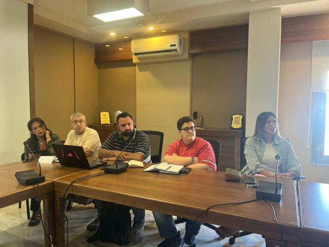 بلدية صيدا تتبنى خطة متكاملة للتعامل مع الكلاب الشاردة وتعزيز السياحة المحلية