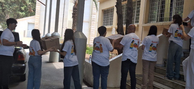 تعاون إنساني بين "زيتونة" ومدرسة الفنون الإنجيلية لدعم العائلات المحتاجة