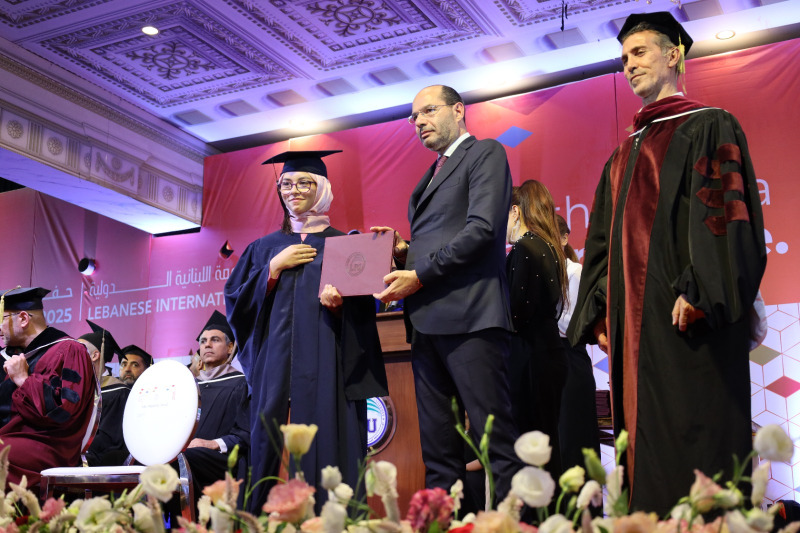 النائب مراد يُؤكد خلال رعايته تخريج طلاب "جامعة LIU" في صيدا على العلم لبناء غدٍ أفضل ودعم القضية الفلسطينية
