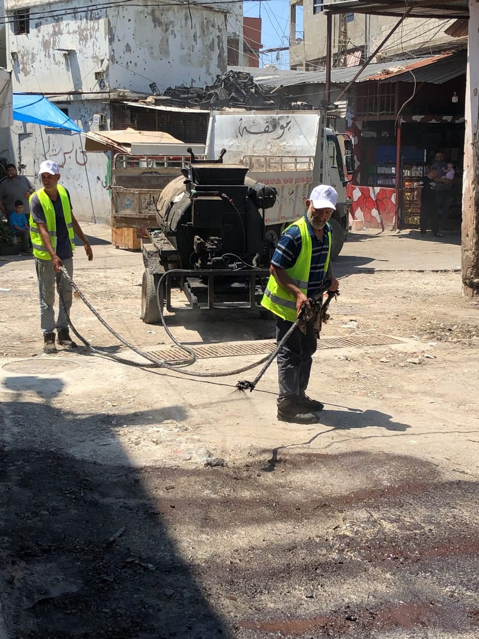 وفد من سكان حي "رجال الأربعين" في تعمير عين الحلوة يزور النائب سعد لعرض معاناة مستمرة منذ أكثر من 15 عامًا