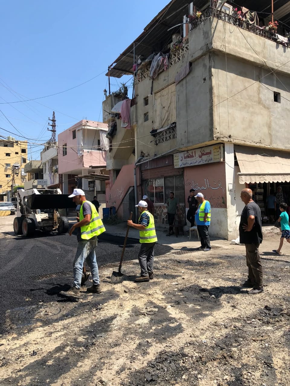 وفد من سكان حي "رجال الأربعين" في تعمير عين الحلوة يزور النائب سعد لعرض معاناة مستمرة منذ أكثر من 15 عامًا