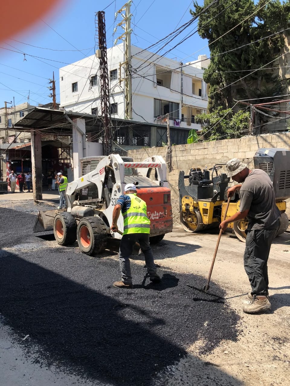 وفد من سكان حي "رجال الأربعين" في تعمير عين الحلوة يزور النائب سعد لعرض معاناة مستمرة منذ أكثر من 15 عامًا