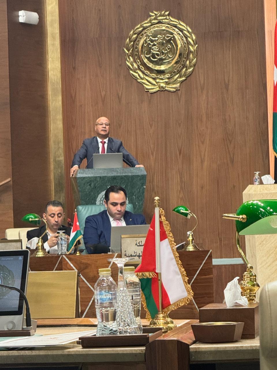 أبو هولي أمام مجلس الجامعة العربية يطالب بخطة دبلوماسية لوقف حرب الإبادة واستهداف الأماكن المقدسة