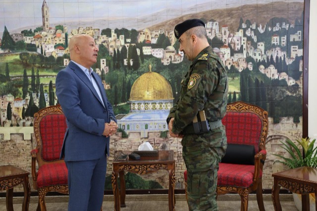 د. أبو هولي يلتقي قائد "قوات الأمن الوطني الفلسطيني" ويشيد بدور الجهاز في حماية مكتسبات الوطن وتعزيز السلم الأهلي