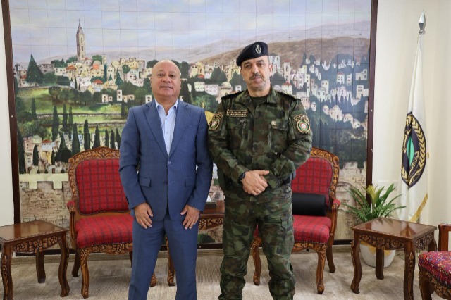 د. أبو هولي يلتقي قائد "قوات الأمن الوطني الفلسطيني" ويشيد بدور الجهاز في حماية مكتسبات الوطن وتعزيز السلم الأهلي