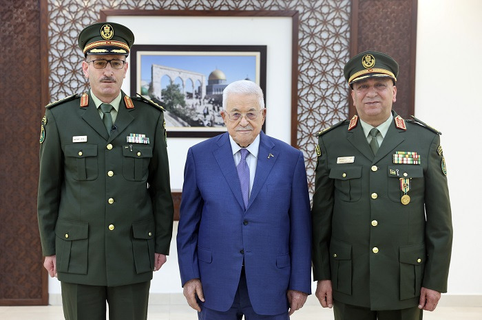 العميد خالد سبيتان يؤدي اليمين القانونية أمام الرئيس عباس نائبا عاما عسكريا