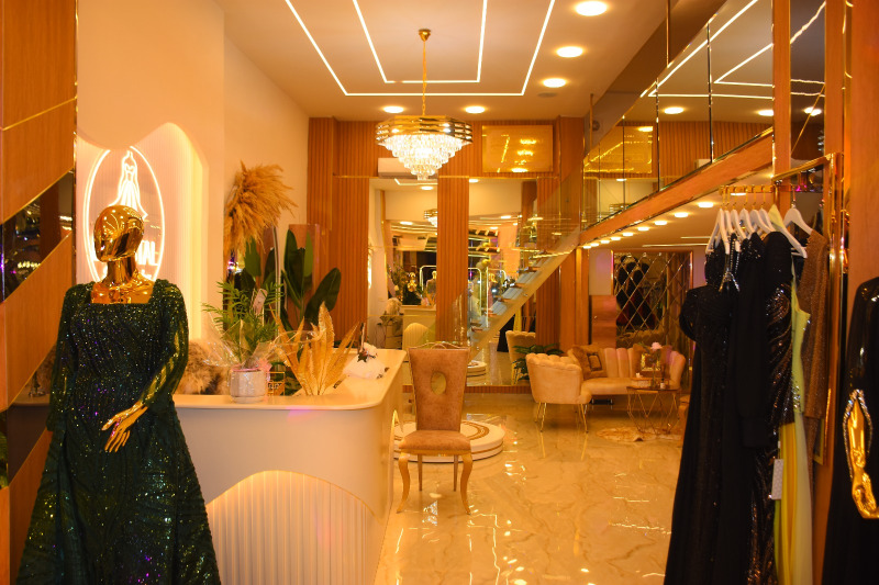 مؤسسة "Crystal" تفتتح فرعها الجديد في صيدا: صالة فخمة لفساتين الأعراس والسهرات