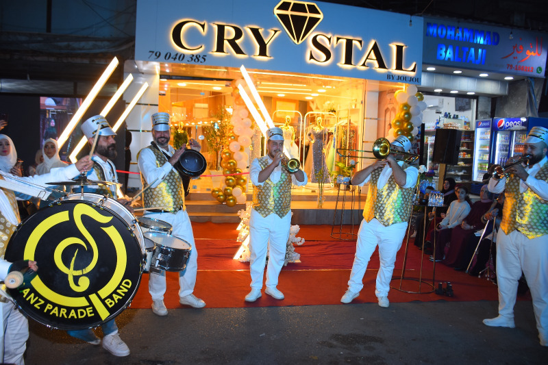 مؤسسة "Crystal" تفتتح فرعها الجديد في صيدا: صالة فخمة لفساتين الأعراس والسهرات