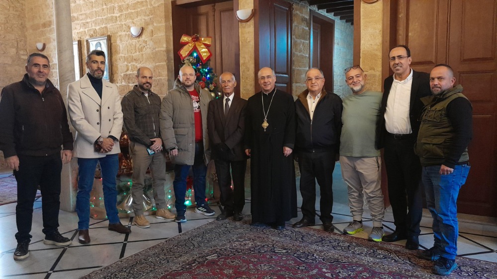 الشريف والمطران حداد يتفقدان التحضيرات للقرية الميلادية في صيدا
