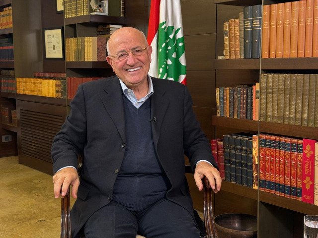 هيثم زعيتر يستضيف الوزير غازي العريضي، حول "الرئيس عباس يواصل الجهود لوقف حرب الإبادة الجماعية" 11:00 من صباح (الثلاثاء) 06-01-2026 على تلفزيون فلسطين