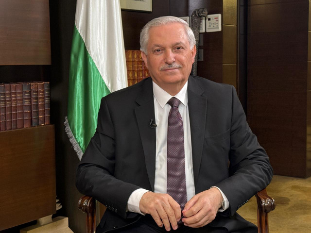 هيثم زعيتر يستضيف الوزير غازي العريضي، حول "الرئيس عباس يواصل الجهود لوقف حرب الإبادة الجماعية" 11:00 من صباح (الثلاثاء) 06-01-2026 على تلفزيون فلسطين