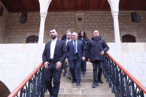 السفير الاسعد يزور الرئيس امين الجميل