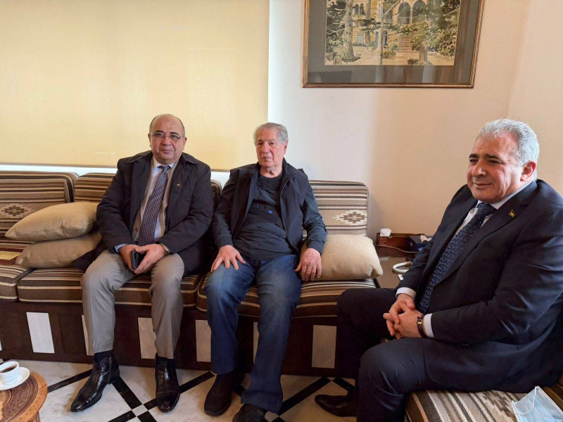 السفير الاسعد يزور الرئيس امين الجميل