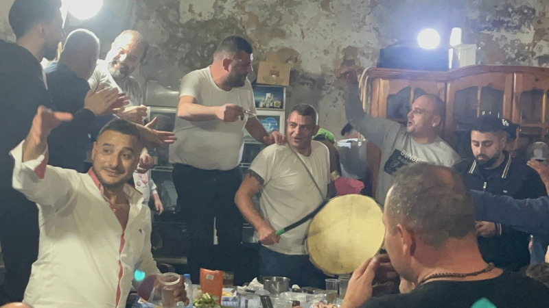 أهالي صور يحيون "عيد المرفع" بمسيرة شعبية