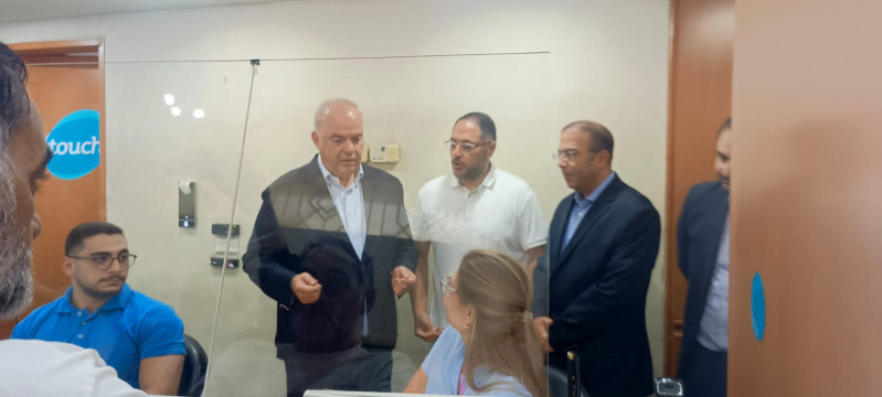 الحاج يجول على "اوجيرو" ومركزي "الفا" و"تاتش" في صيدا: وقعنا على انشاء نظام الفايبر اوبتيك في المدينة