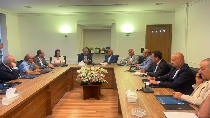الوزير بساط تفقد غرفة التجارة في صيدا وجال في سوق السمك والميناء والأسواق التجارية