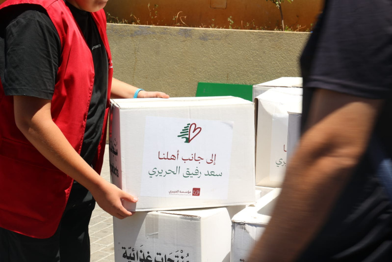 مؤسسة الحريري باشرت بتوزيع المساعدات التي أرسلها الرئيس سعد الحريري للنازحين